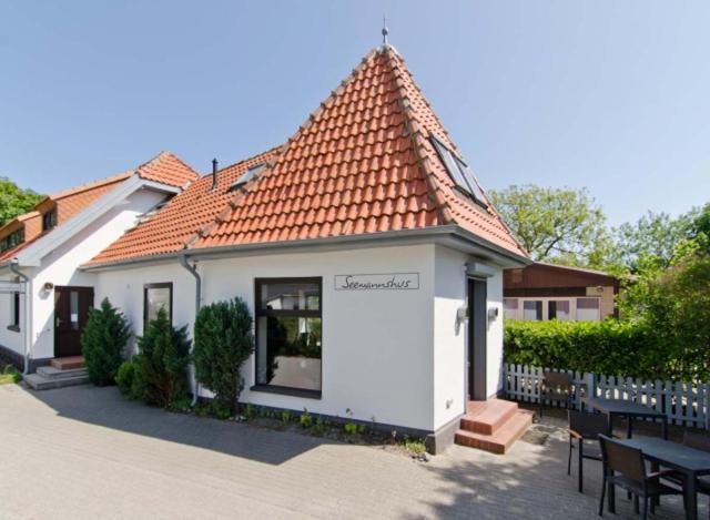 Auberge Gästehaus & Restaurant Seemannshus (Pension) Schulweg 1 18565 Vitte