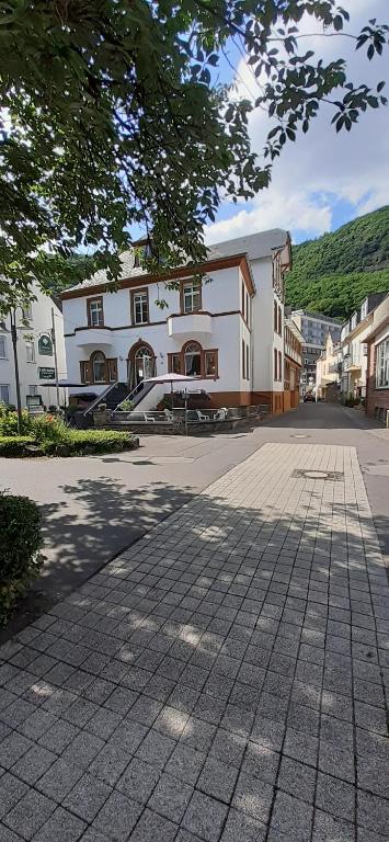 Auberge Gästehaus Viktoria Kurfürstenstrasse 68 56864 Bad Bertrich