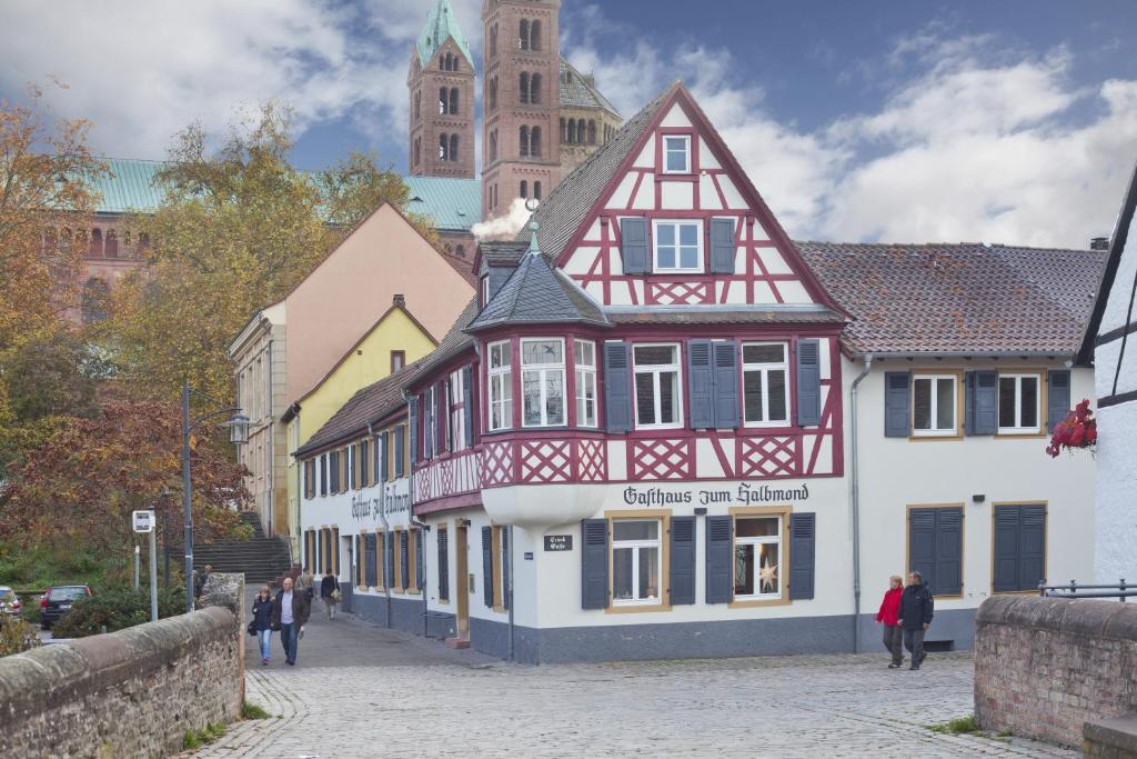 Auberge Gasthaus zum Halbmond Nikolausgasse 4 67346 Spire