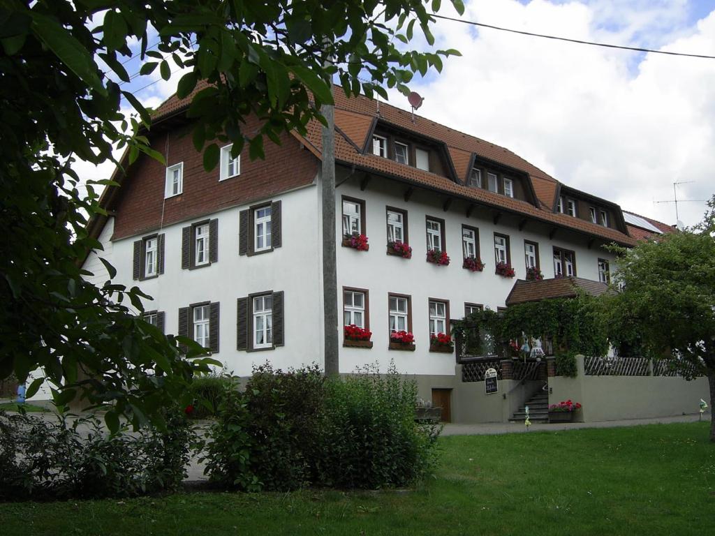 Auberge Gasthaus zum Schwanen Im Grundacker 4 79777 Ühlingen-Birkendorf