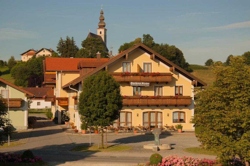 Auberge Gasthof Gruber Hauptstraße 27 83413 Fridolfing