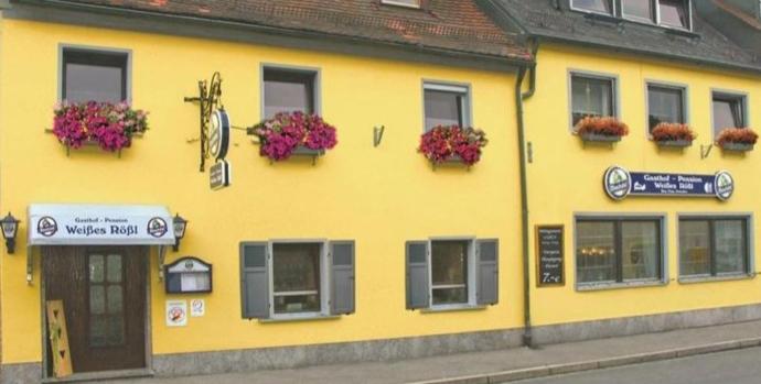 Auberge Gasthof Pension Weißes Rössl Frh.v.Lichtensternstrasse 42 92685 Floß