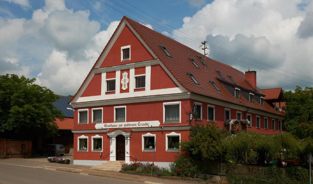 Auberge Goldene Traube Dahlienstraße 2 89250 Senden