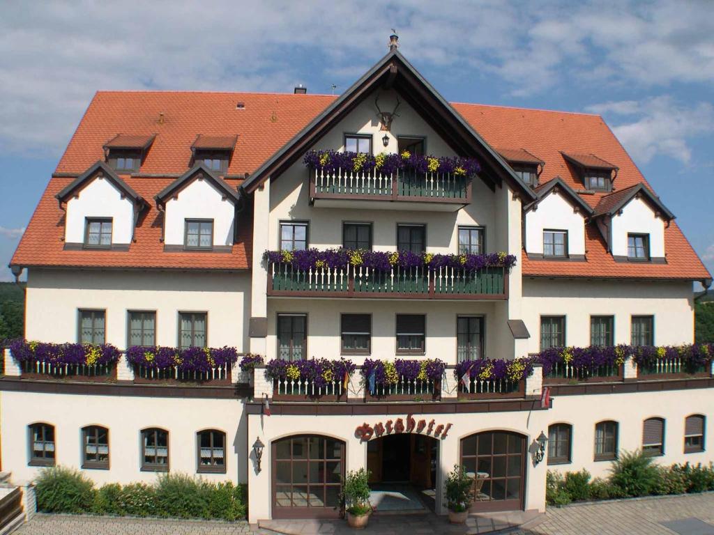 Auberge Goldener Hirsch Burgstraße 2 90559 Burgthann