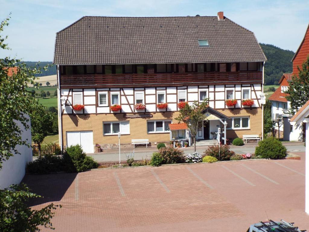 Auberge Hotel garni Zum Reinhardswald Dorfstreasse 20 34399 Gewissenruh