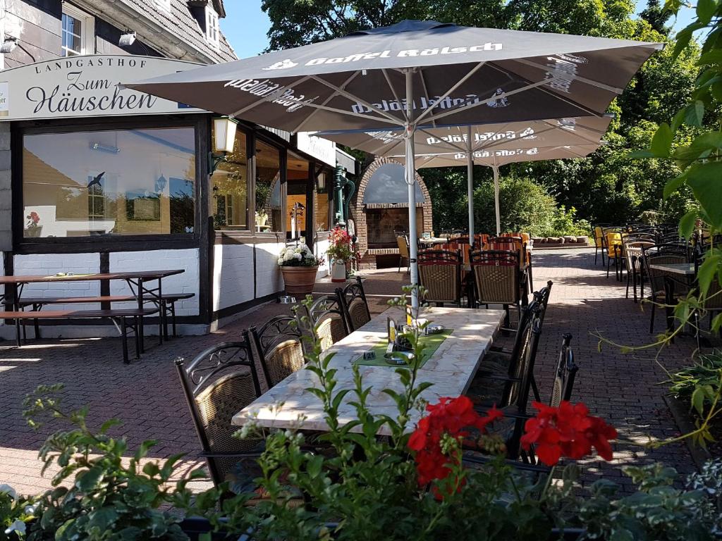 Hotel Restaurant Landgasthof Zum Hauschen Schönrather Str. 141a, 51503 Rösrath