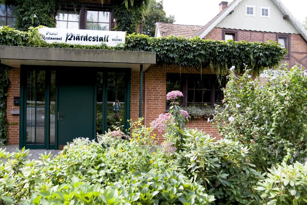 Hotel Restaurant Piärdestall Hövelhof Gütersloher Strasse 245, 33161 Hövelhof