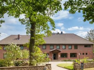 Auberge Hotel-Restaurant Zur Linde Dorfstrasse 9 29575 Secklendorf Basse-Saxe
