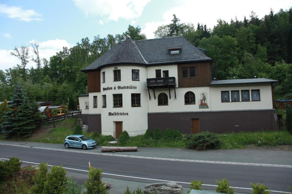 Hotel Waldfrieden Waldfrieden 1, 07985 Elsterberg