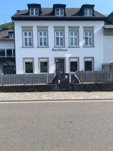 Kirchstraße 71