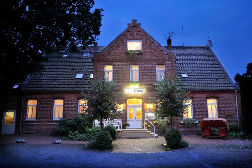 Auberge Land-gut-Hotel Allerhof Lindenallee 4 27336 Frankenfeld