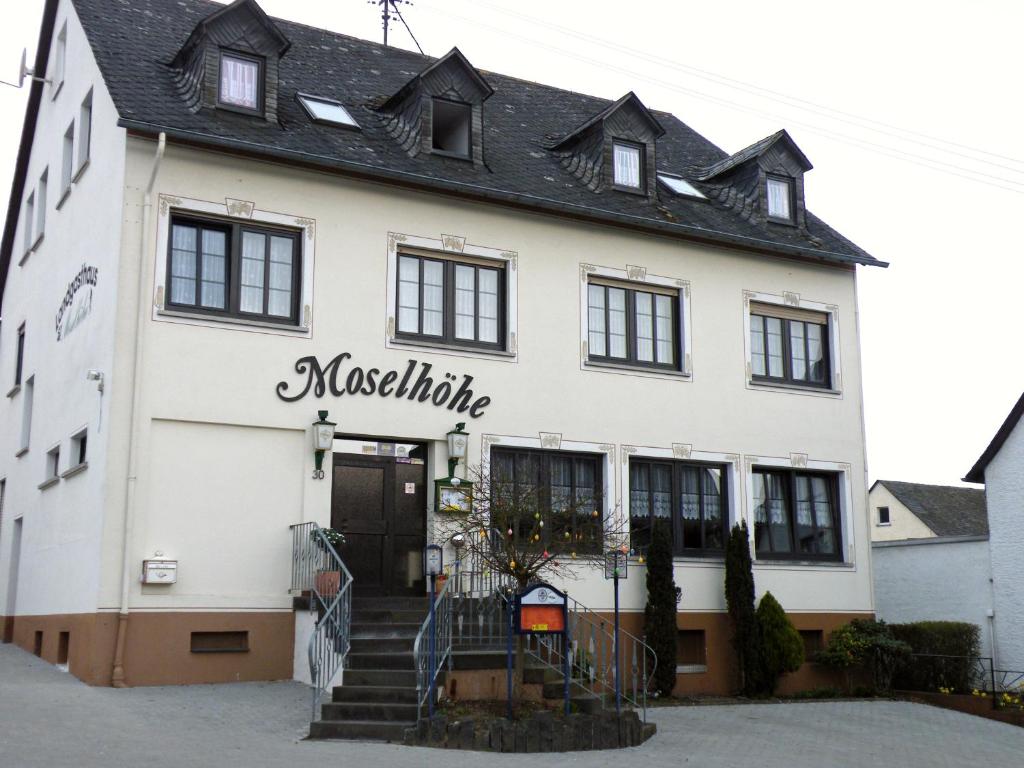 Auberge Landgasthaus Moselhöhe Hauptstraße 30 56858 Liesenich