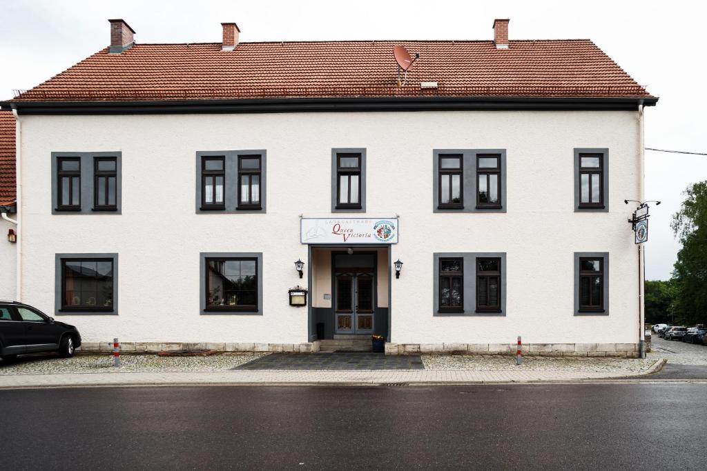 Landgasthaus Queen Victoria Stadtilmer Straße 13, 99326 Stadtilm