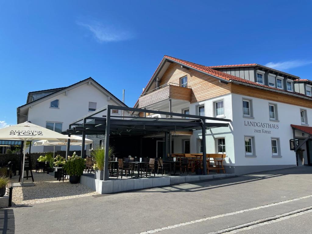 Auberge Landgasthaus zum Kreuz GbR 1 Taufachweg 88316 Isny im Allgäu