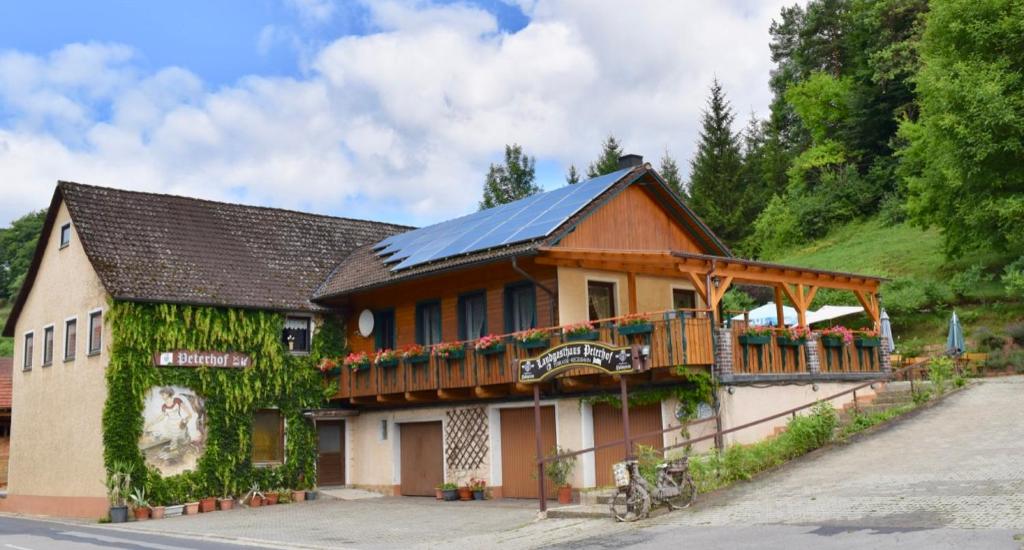 Landgasthof Peterhof Lehendorf 20, 92268 Etzelwang