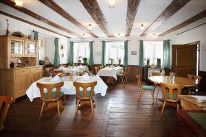 Auberge Landgasthof Rebstock Hauptstrasse 77 79295 Sulzburg Bade-Wurtemberg