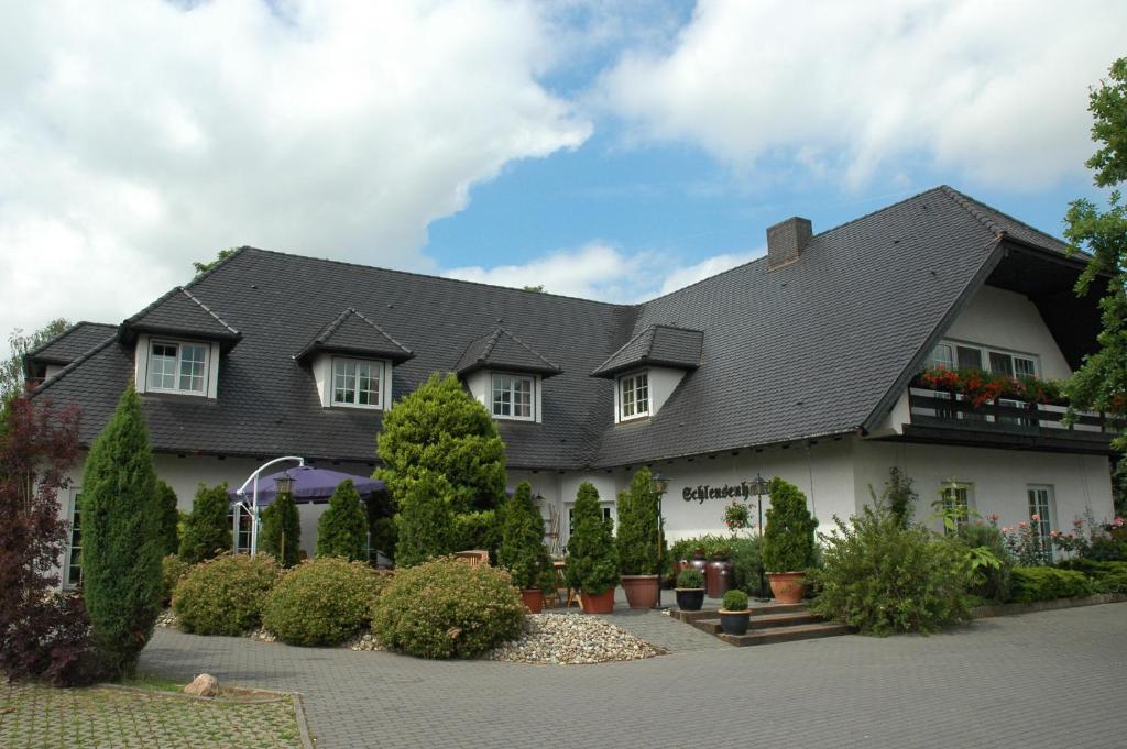 Auberge Landgasthof und Hotel Schleusenhaus Riesaer Straße 156/158 04932 Prösenkolonie