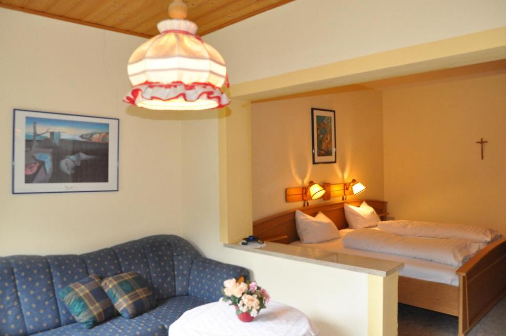 Auberge Landgasthof Venushof Schwaimer Straße 68 94086 Bad Griesbach im Rottal