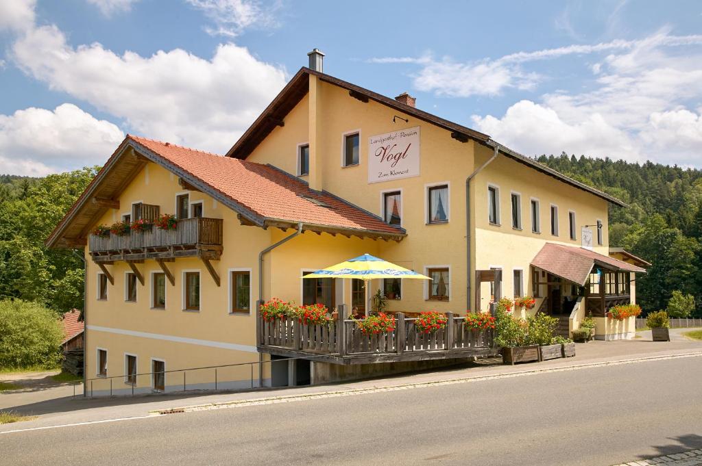 Landgasthof Vogl - Zum Klement Tanneneckstraße 5, 93453 Neukirchen beim Heiligen Blut