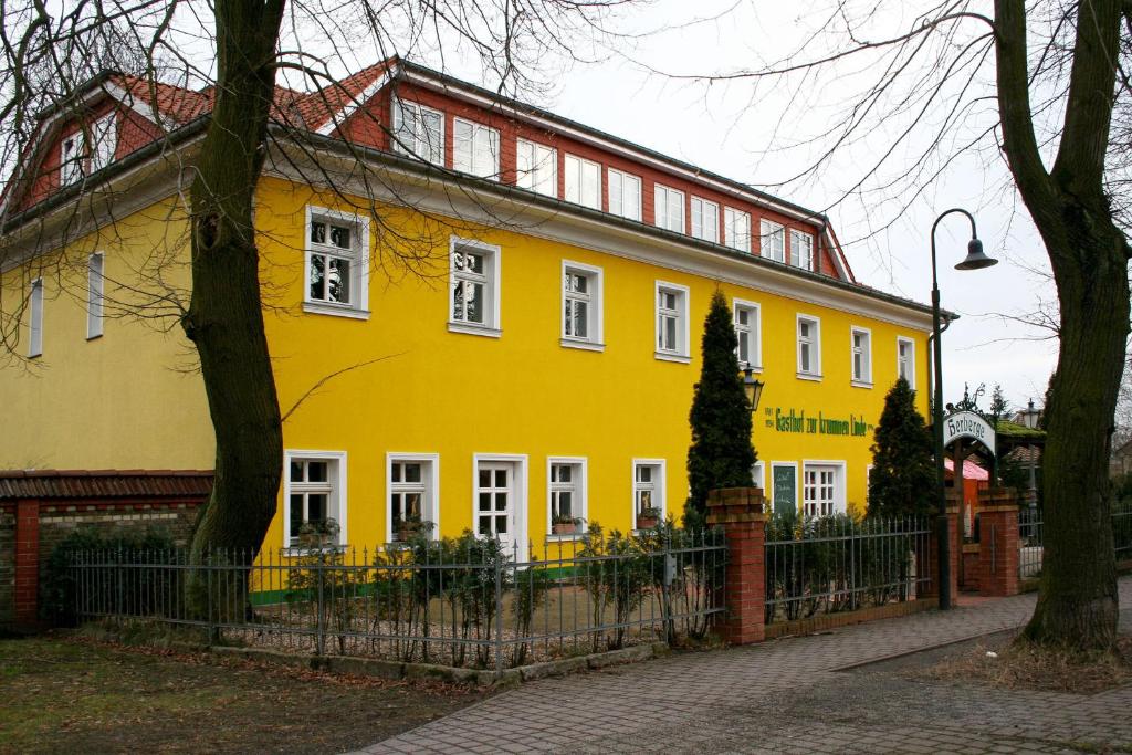 Auberge Landgasthof zur krummen Linde Dorfstrasse 5 16540 Stolpe