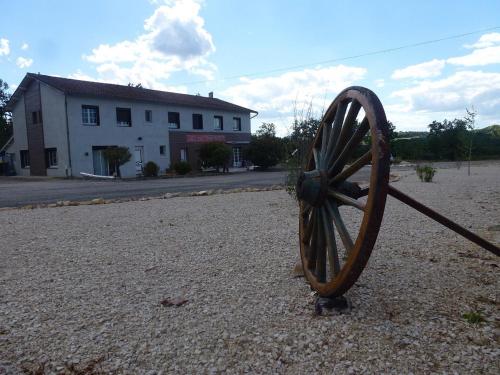 Auberge AUBERGE LE GABACHOU 2550 Rte de Paris - RD 820 Montpezat-de-Quercy