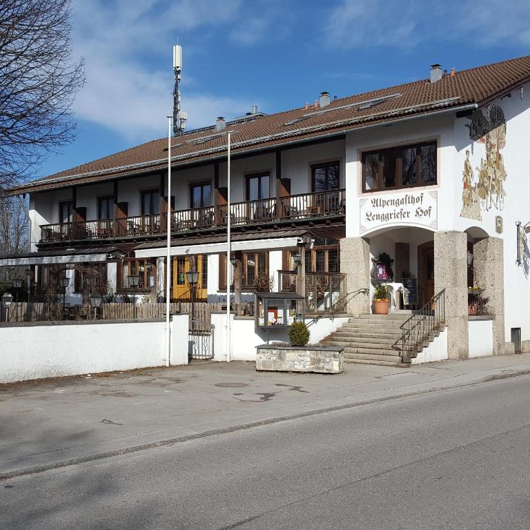 Auberge Lenggrieser Hof Munchner Str. 3 83661 Lenggries