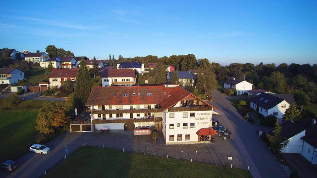 Auberge Pension Weinhaus Unger Hausertalstr. 16 72477 Schwenningen