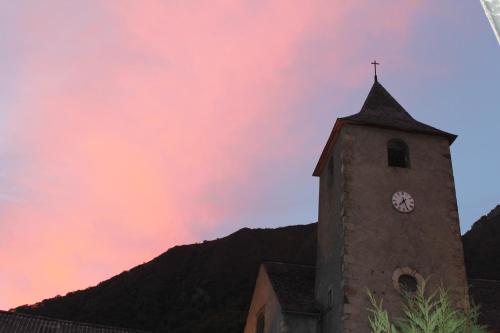 B&B / Chambre d'hôtes Auberge Toison d'Or Place De L'église Cette-Eygun