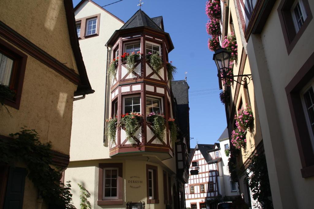 Auberge Weingut Gästehaus Derkum Rathausplatz 1 54539 Ürzig