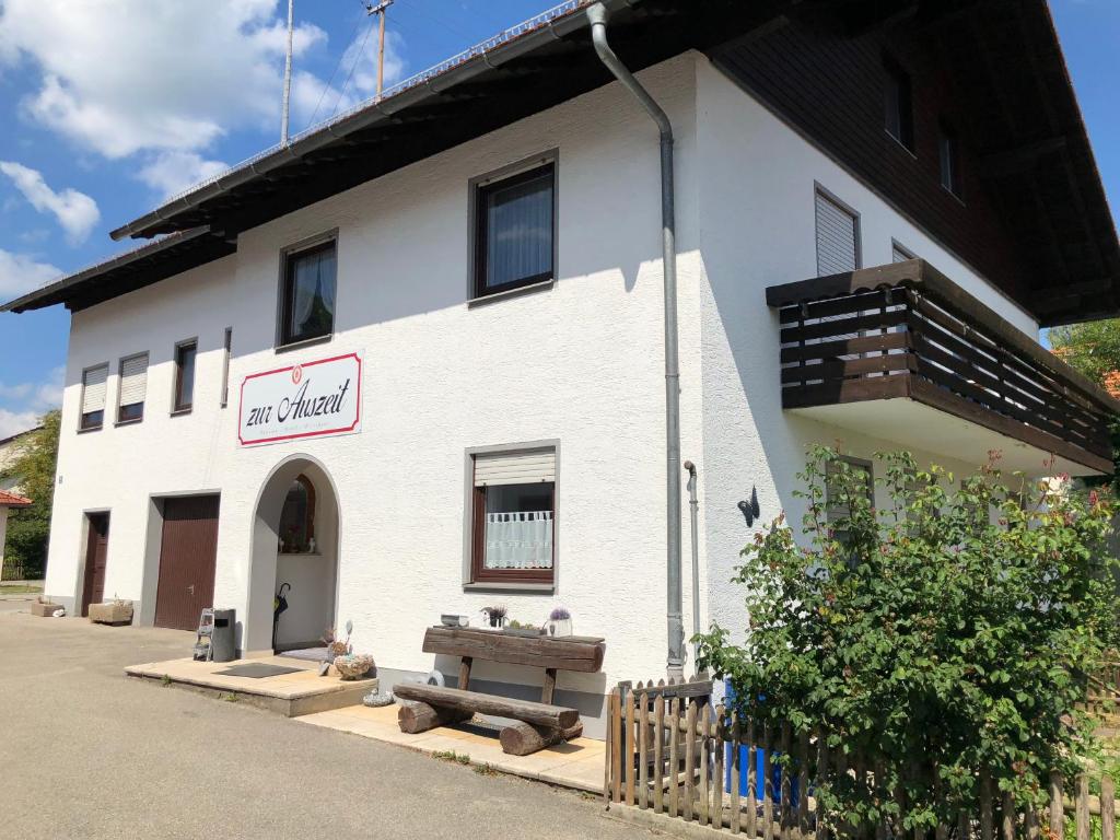 Auberge Zur Auszeit Schulstrasse 4 83374 Traunreut