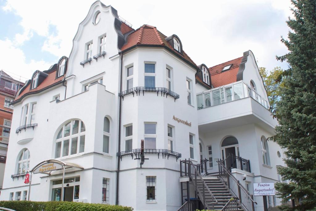 Hôtel Augustenhof Richard-Wagner-Str. 6, 08645 Bad Elster