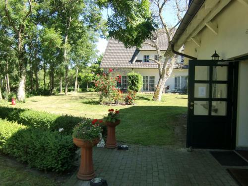 Appartements Auszeit auf Rügen Haus Nr. 10 Kastanienallee 8/10 Nardevitz