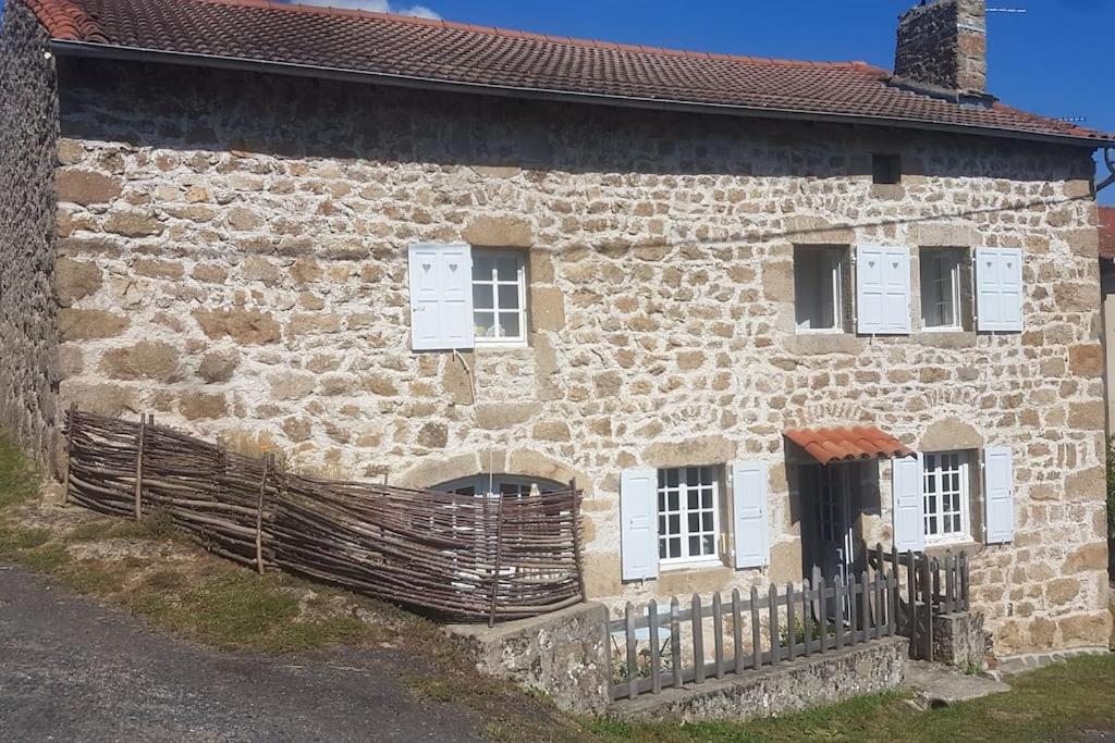 Maison de vacances Authentique Maison de campagne De la rivière Montager, 43130 Saint-André-de-Chalencon