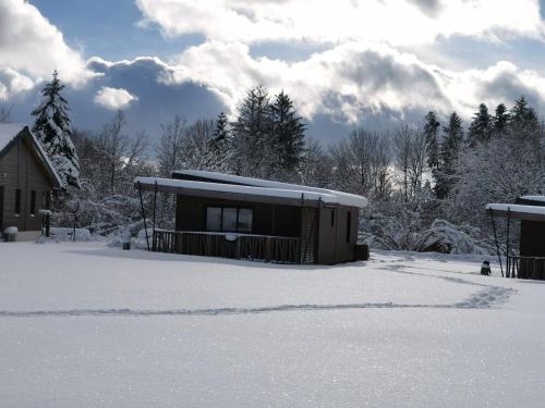 Camping Auvergne chalets Sancy la garde Bagnols