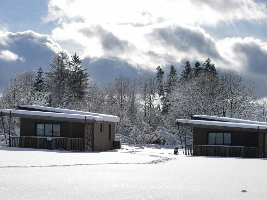 Camping Auvergne chalets Sancy la garde, 63810 Bagnols