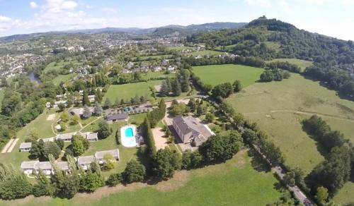 Village vacances Aux Portes des Monts d'Aubrac 66 avenue de Saint-Pierre Espalion