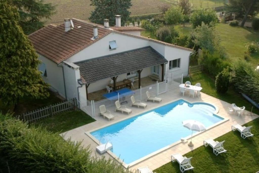 Maison de vacances Aux Trois Cyprès 92 Route du Chardonnay, 24130 Ginestet