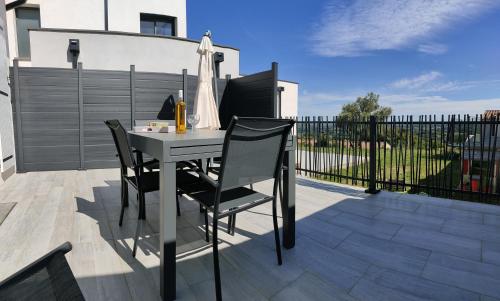 Maison de vacances Avignon Appart Hôtel contemporain au calme avec vue 153 impasse des caravaniers Rochefort-du-Gard