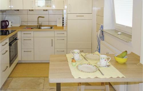 Awesome apartment in Warwerort with 2 Bedrooms and Internet Friedrichsgabekoog allemagne