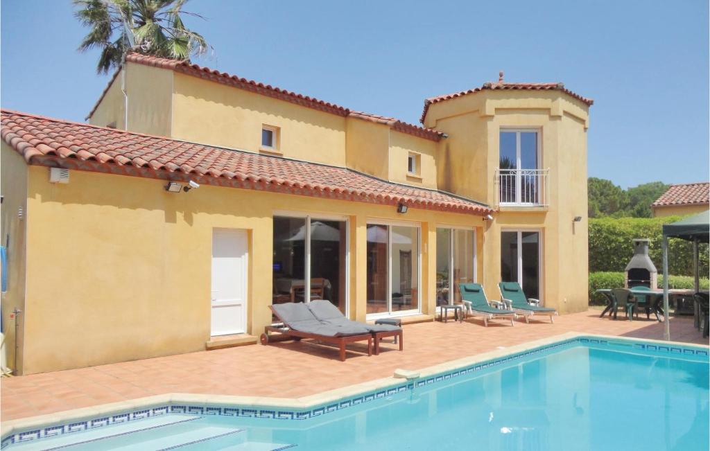 Maison de vacances Awesome home in Agde with 4 Bedrooms, WiFi and Outdoor swimming pool , 34300 Agde