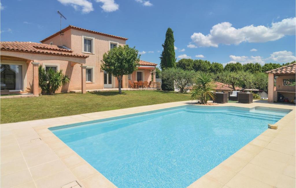 Maison de vacances Awesome home in Calvisson with 4 Bedrooms, WiFi and Swimming pool , 30420 Calvisson