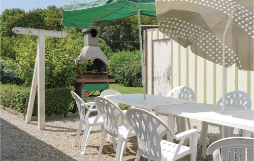 Awesome home in Chef du Pont with 5 Bedrooms and WiFi Chef-du-Pont france