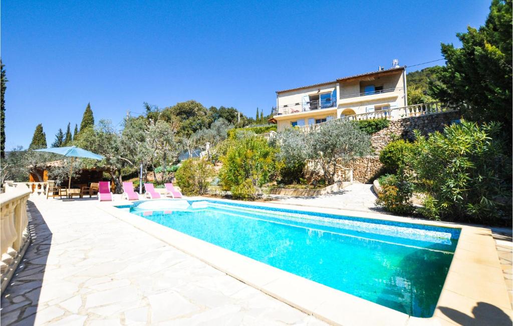 Maison de vacances Awesome home in Claviers with Outdoor swimming pool, WiFi and 3 Bedrooms , 83830 Claviers