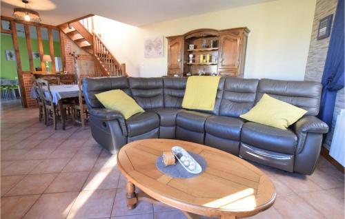 Maison de vacances Awesome home in Criquetot-lEsneval with 3 Bedrooms and WiFi  Criquetot-lʼEsneval