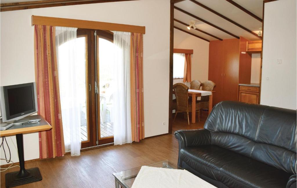 Maison de vacances Awesome home in Gerolstein with 2 Bedrooms and WiFi , 54568 Gerolstein