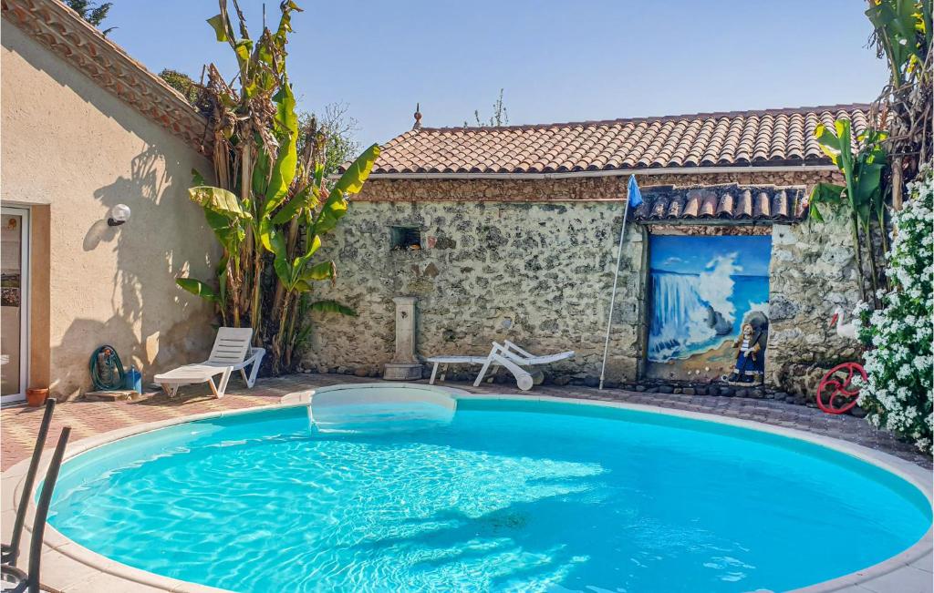 Maison de vacances Awesome home in Gondrin with WiFi, Private swimming pool and Outdoor swimming pool , 32330 Gondrin