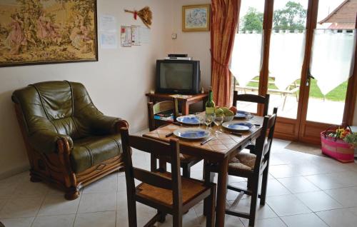 Maison de vacances Awesome home in Gueschart with 2 Bedrooms and WiFi  Gueschart