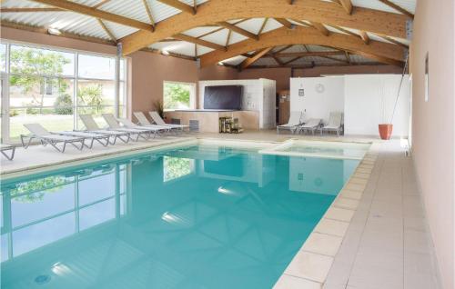 Maison de vacances Awesome home in Guisseny with Sauna, WiFi and Indoor swimming pool  Guissény