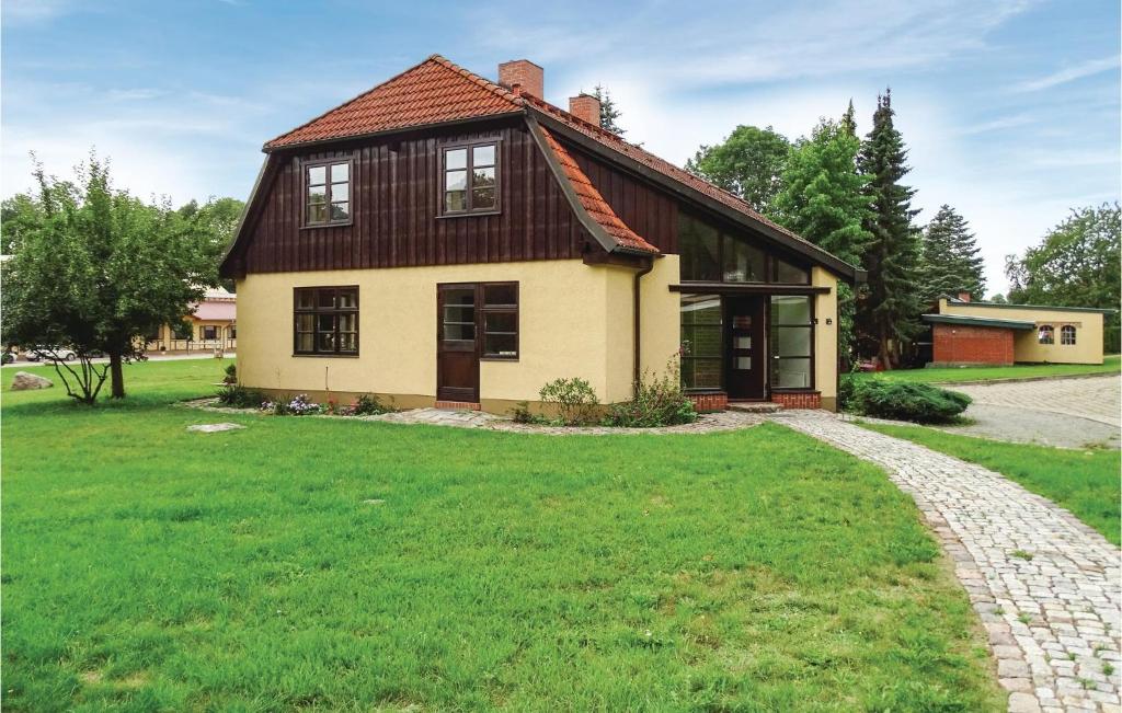 Maison de vacances Awesome home in Kuhlen Wendorf with 4 Bedrooms, Sauna and WiFi , 19412 Wendorf