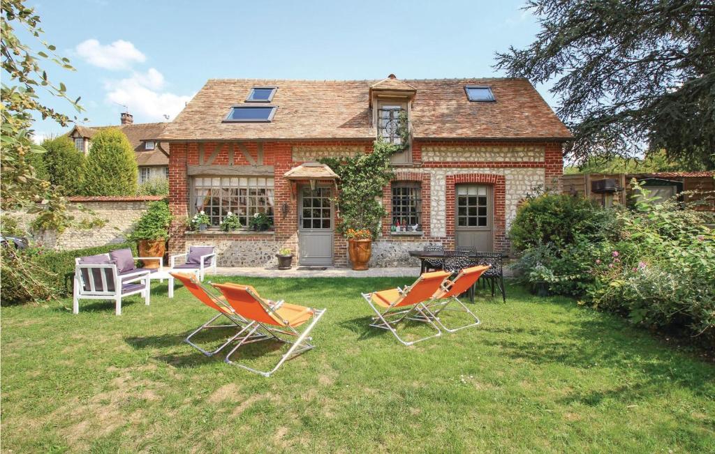 Maison de vacances Awesome home in Les Damps with 2 Bedrooms and WiFi , 27340 Les Damps